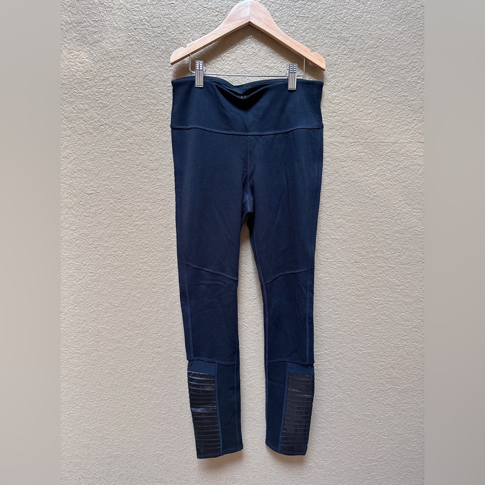 White House Black Market the Leggings instantly slimming